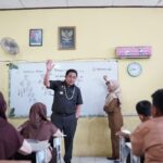 Pj. Bupati Dedy Supriyadi Tinjau Proyek Rehabilitasi Sekolah